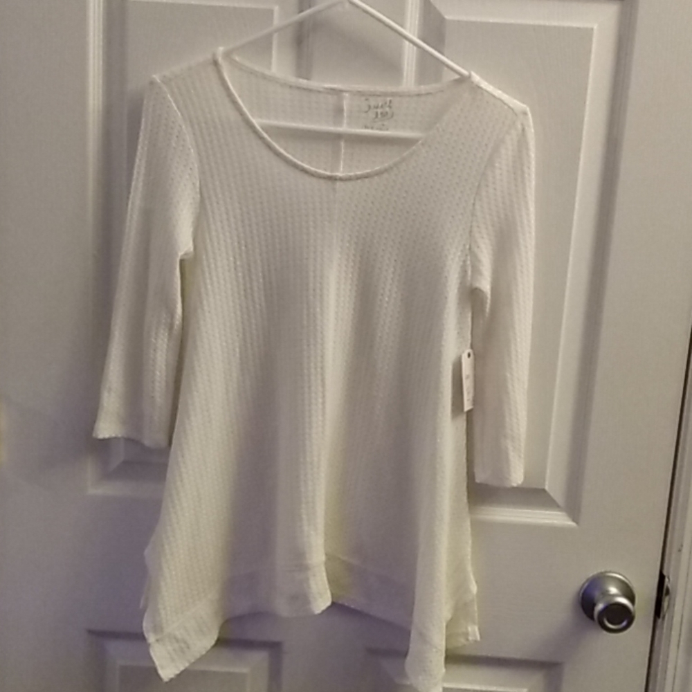 Sweet tea's by Pink Rose white top